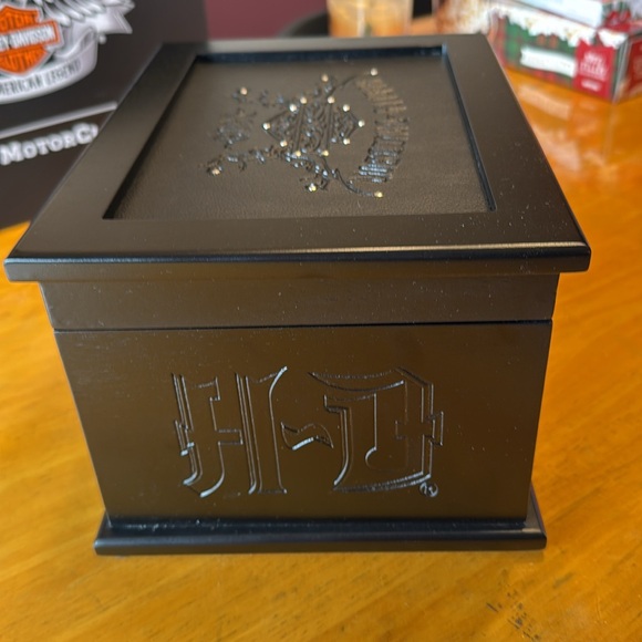 Harley Davidson Jewelry Box.  New in box.
Absolutely  gorgeous!! - Picture 12 of 16